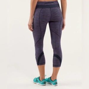 Lululemon Run Inspire Crop Leggings  Sz 4 *Luxtreme* Heathered Navy Striped Rare